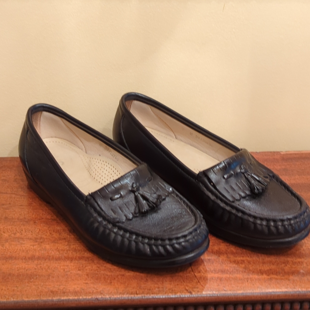 Women's shoes